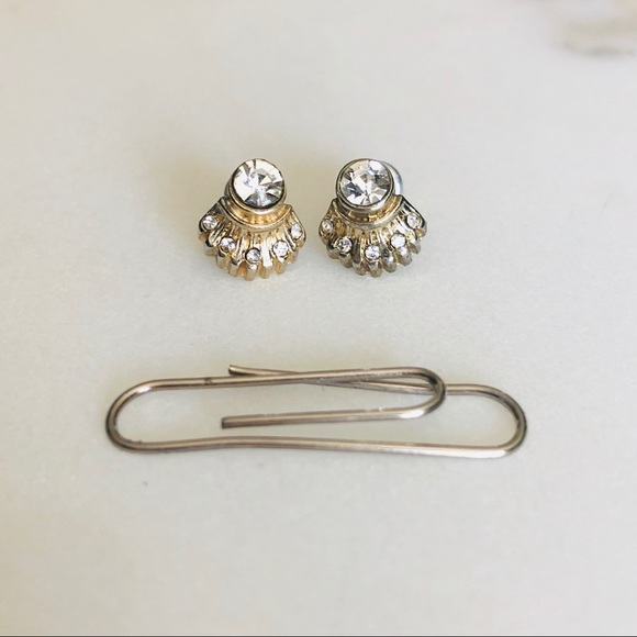 Earrings with fan detail - Picture 4 of 4